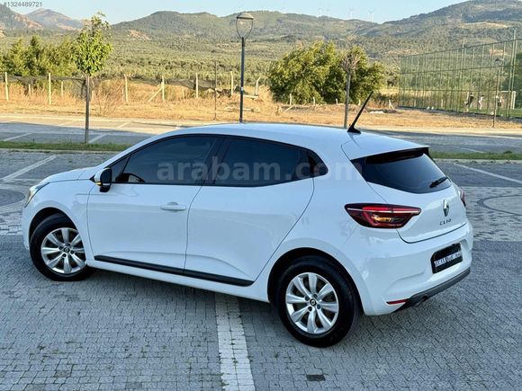 2022 MODEL RENAULT CLİO DEĞİŞEN BOYA TRAMER YOK TESLA EKRAN