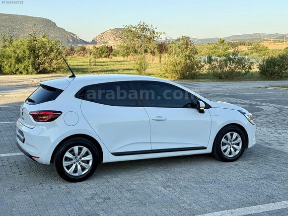 2022 MODEL RENAULT CLİO DEĞİŞEN BOYA TRAMER YOK TESLA EKRAN