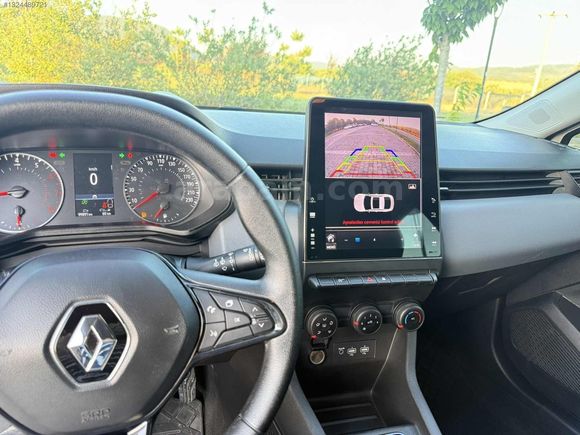 2022 MODEL RENAULT CLİO DEĞİŞEN BOYA TRAMER YOK TESLA EKRAN