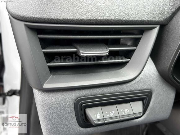 2023 MODEL RENAULT CLİO 1.0 SCE EQULİBRE 53.000 KM DE % 20 KDV