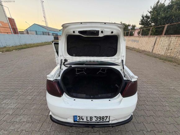 // Y&D OTOMOTİV LİNEA 2014 MODEL 1.3 AİLE ARACI //