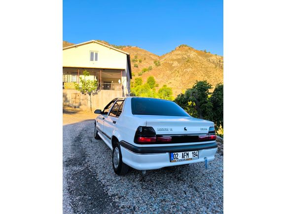 Sahibinden Renault R 19 1.6 Europa iE 2000 Model  300.000 km Beyaz