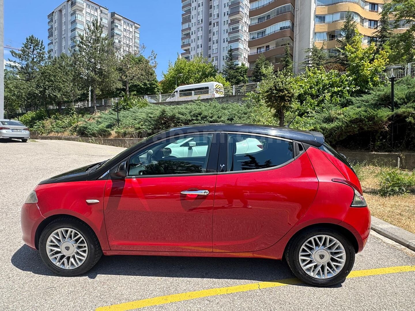 Sahibinden Lancia Ypsilon 1.3 Mjet 2013 Model Ankara 160.000 km Kırmızı 3