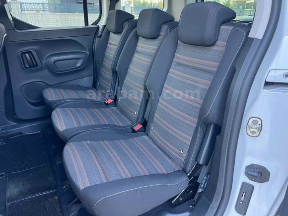 ÖZKAN”DAN HATASIZ BOYASIZ TRAMERSİZ 1.5 CDTI Elegance 2023 Model Ankara