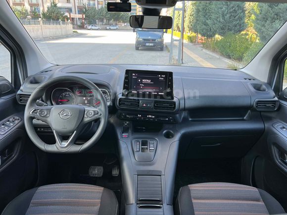 ÖZKAN”DAN HATASIZ BOYASIZ TRAMERSİZ 1.5 CDTI Elegance 2023 Model Ankara