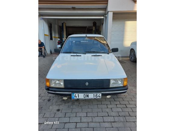 EMRE OTO DAN R 9 1.4 Spring 1992 Model