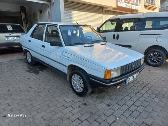 EMRE OTO DAN R 9 1.4 Spring 1992 Model