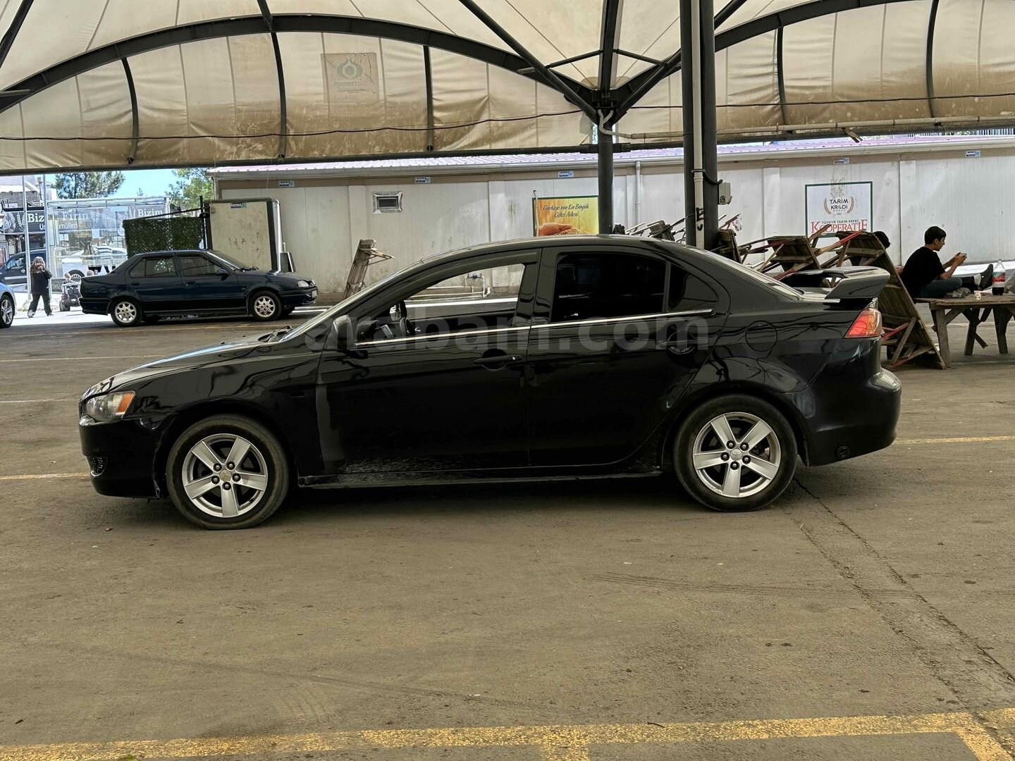 Sahibinden Mitsubishi Lancer 1.5 Invite 2009 Model İstanbul 235.000 km Siyah 2