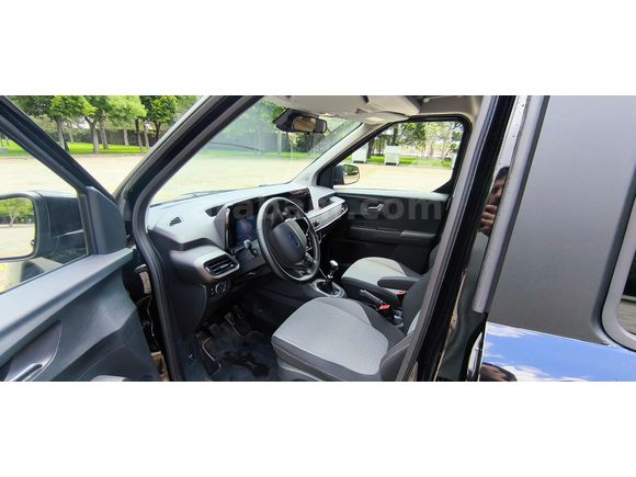 Sahibinden Ford Tourneo Courier 1.5 EcoBlue Titanium 2025 Model 