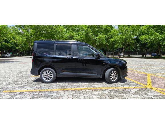 Sahibinden Ford Tourneo Courier 1.5 EcoBlue Titanium 2025 Model 