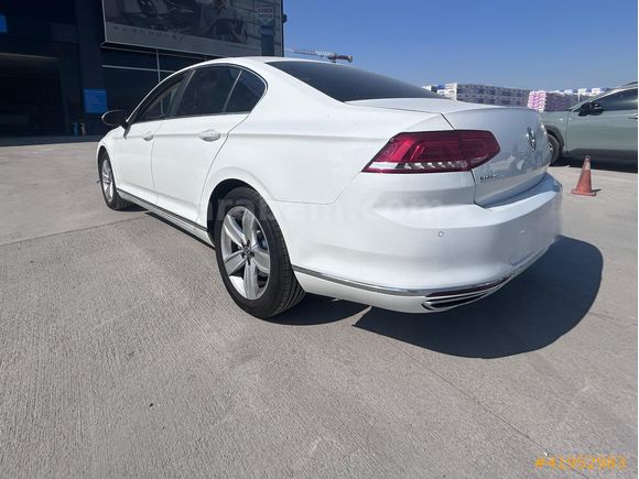 DENİZ VERA OTO'DAN PASSAT 121.376 KM PLAKALI-RUHSATLI