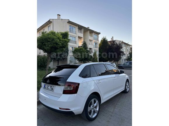 Sahibinden Skoda Rapid 1.6 CR TDI Spaceback Elegance 2015 Model 