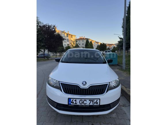 Sahibinden Skoda Rapid 1.6 CR TDI Spaceback Elegance 2015 Model 