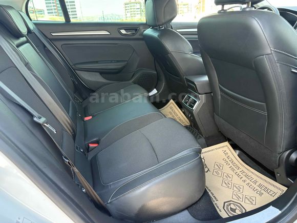 Gsr2 Megane 1.3 TCe Icon 2024  