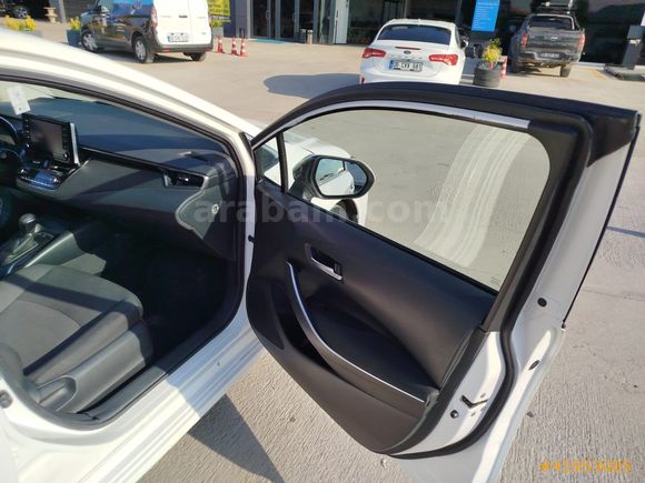 DENİZ VERA OTO'DAN DÜŞÜK KM'Lİ COROLLA