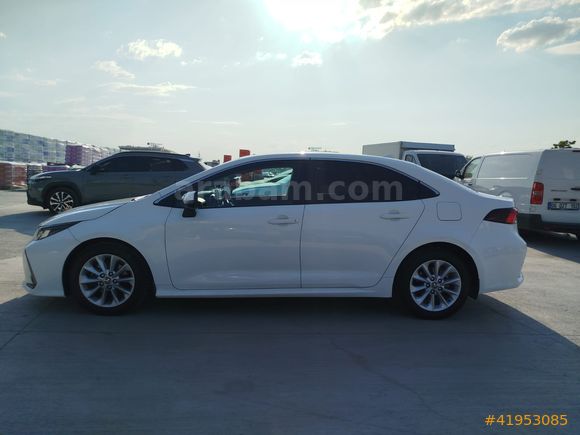 DENİZ VERA OTO'DAN DÜŞÜK KM'Lİ COROLLA