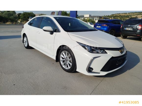 DENİZ VERA OTO'DAN DÜŞÜK KM'Lİ COROLLA