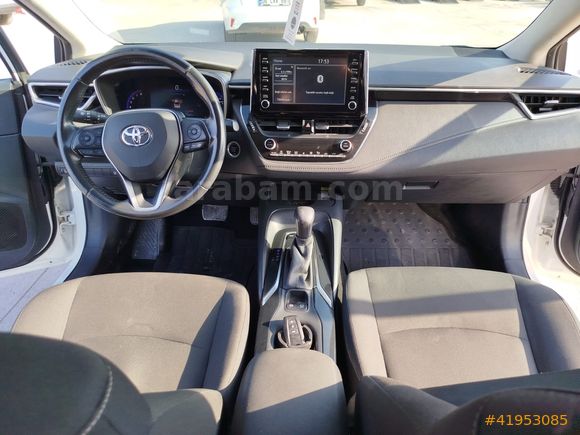 DENİZ VERA OTO'DAN DÜŞÜK KM'Lİ COROLLA