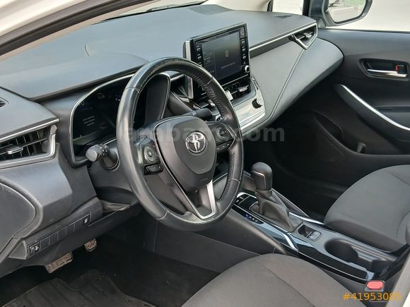 DENİZ VERA OTO'DAN DÜŞÜK KM'Lİ COROLLA