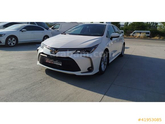 DENİZ VERA OTO'DAN DÜŞÜK KM'Lİ COROLLA