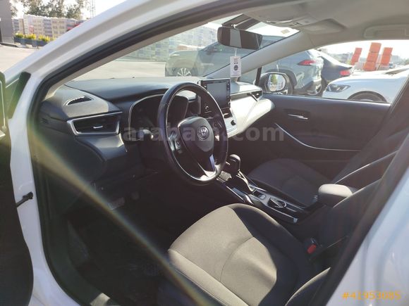 DENİZ VERA OTO'DAN DÜŞÜK KM'Lİ COROLLA