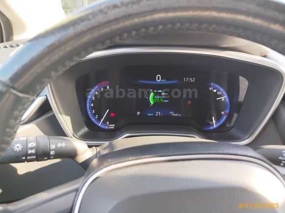 DENİZ VERA OTO'DAN DÜŞÜK KM'Lİ COROLLA