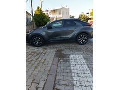 Sahibinden Tertemiz Toyota C-HR 1.8 Hybrid Passion 2024 Model - 20.000 KM de