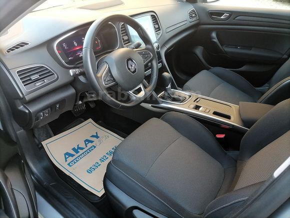 HATASIZ BOYASIZ 2024 MODEL RENAULT MEGANE 1.3 TCE TOUCH PLUS