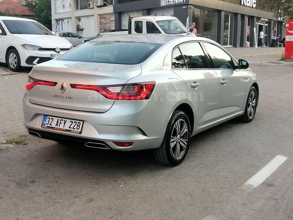 HATASIZ BOYASIZ 2024 MODEL RENAULT MEGANE 1.3 TCE TOUCH PLUS