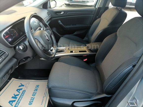 HATASIZ BOYASIZ 2024 MODEL RENAULT MEGANE 1.3 TCE TOUCH PLUS