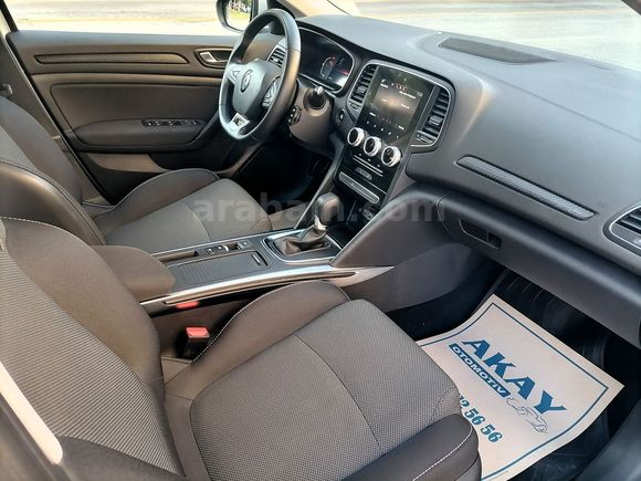 HATASIZ BOYASIZ 2024 MODEL RENAULT MEGANE 1.3 TCE TOUCH PLUS