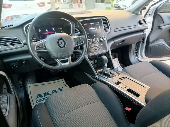 HATASIZ BOYASIZ 2024 MODEL RENAULT MEGANE 1.3 TCE TOUCH PLUS