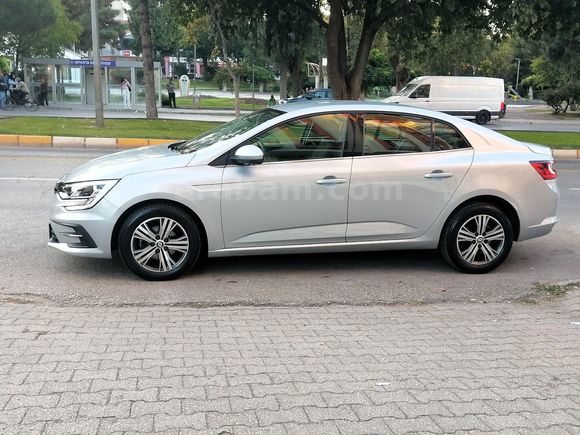 HATASIZ BOYASIZ 2024 MODEL RENAULT MEGANE 1.3 TCE TOUCH PLUS