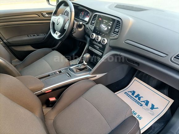 HATASIZ BOYASIZ 2024 MODEL RENAULT MEGANE 1.3 TCE TOUCH PLUS