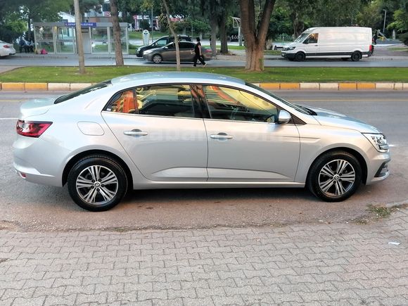 HATASIZ BOYASIZ 2024 MODEL RENAULT MEGANE 1.3 TCE TOUCH PLUS