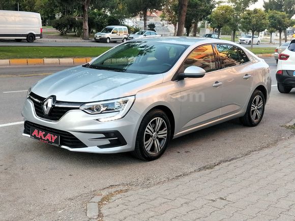 HATASIZ BOYASIZ 2024 MODEL RENAULT MEGANE 1.3 TCE TOUCH PLUS