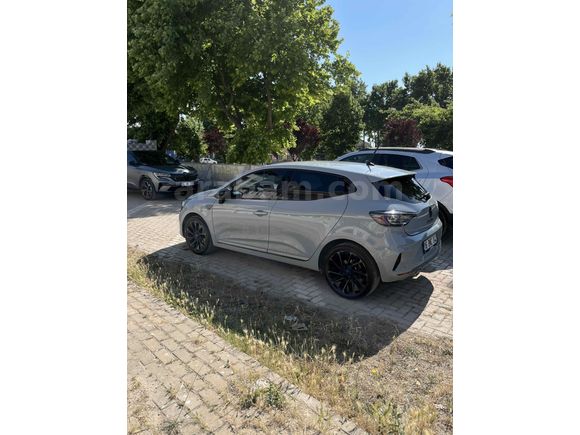 Sahibinden Renault Clio 1.0 TCe Techno Esprit Alpine 2024 Model 