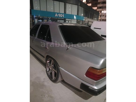 Sahibinden Mercedes - Benz 230 E 1985 Model