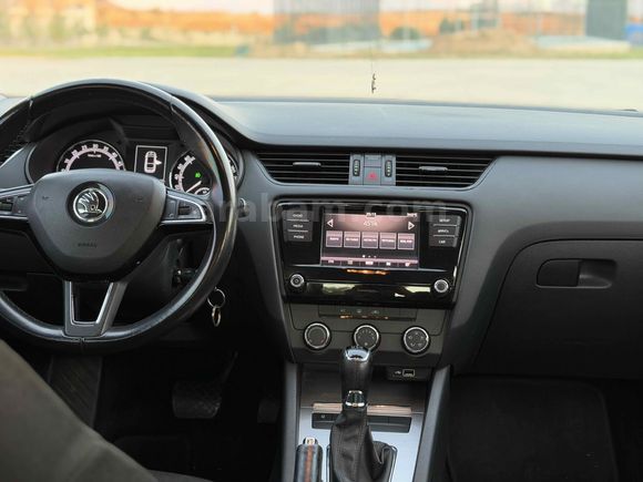  Skoda Octavia 1.6 TDI-otomatik 2018 Model 