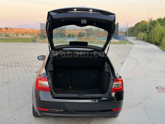  Skoda Octavia 1.6 TDI-otomatik 2018 Model 