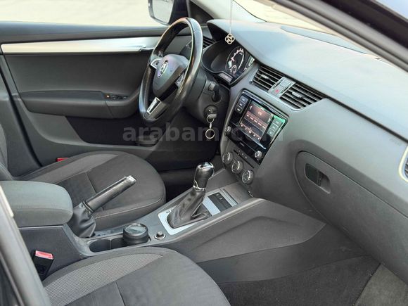  Skoda Octavia 1.6 TDI-otomatik 2018 Model 