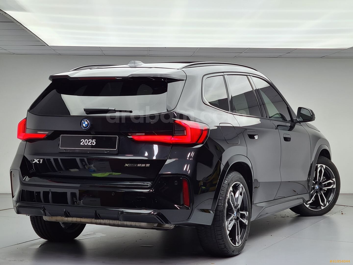 KOSİFLER OTO BOSTANCI 2025 MODEL BMW X1 2