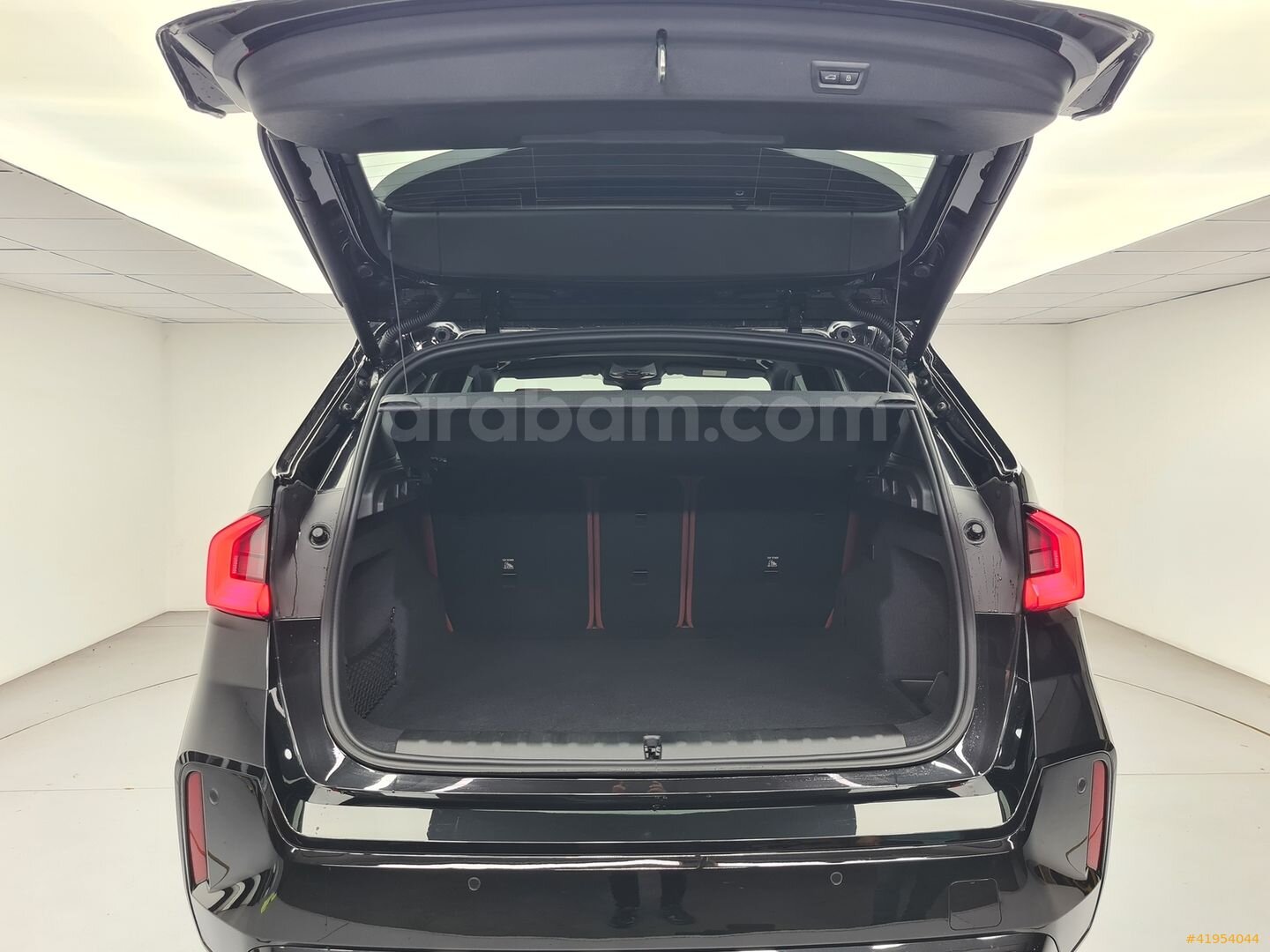 KOSİFLER OTO BOSTANCI 2025 MODEL BMW X1 7