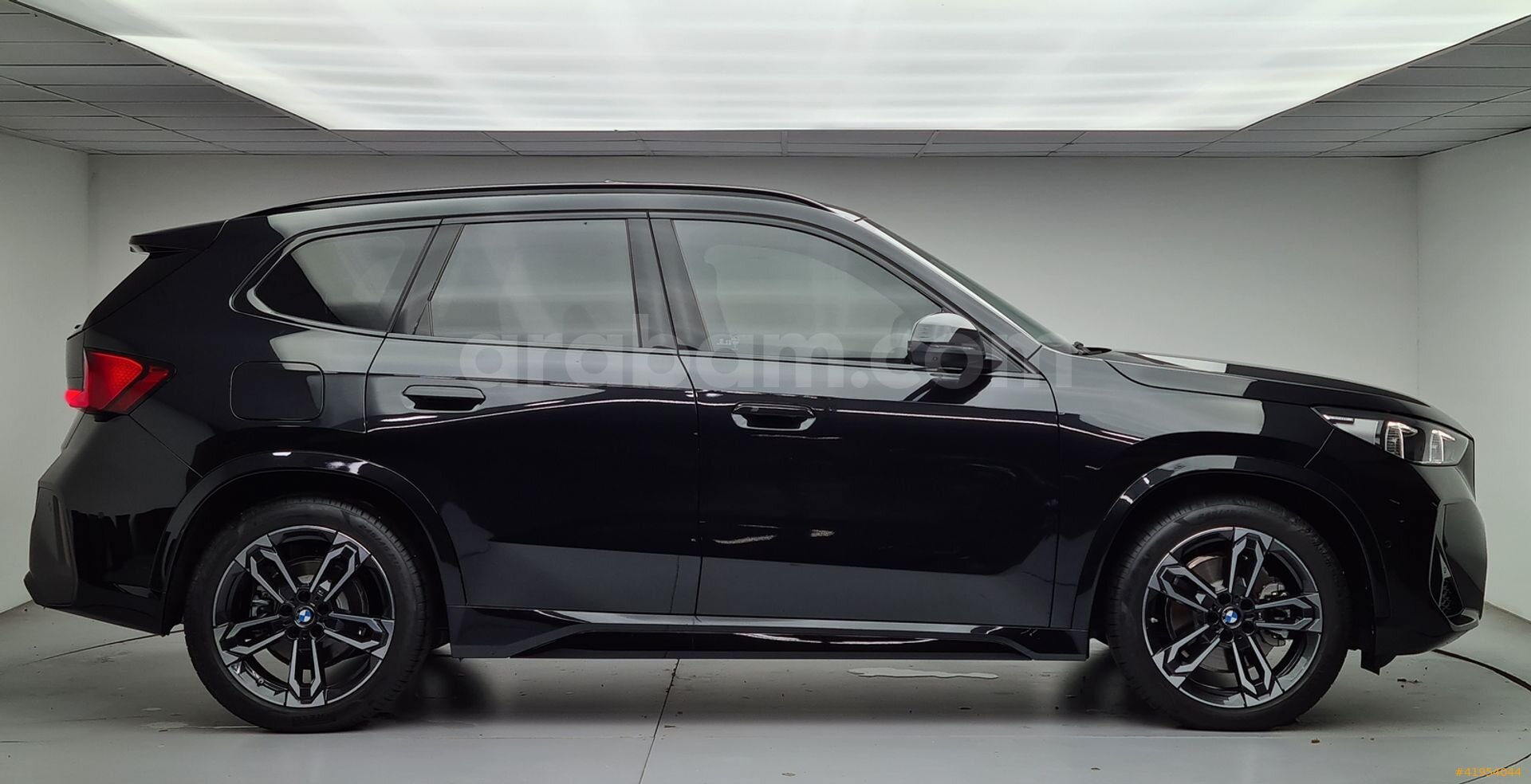 KOSİFLER OTO BOSTANCI 2025 MODEL BMW X1 4