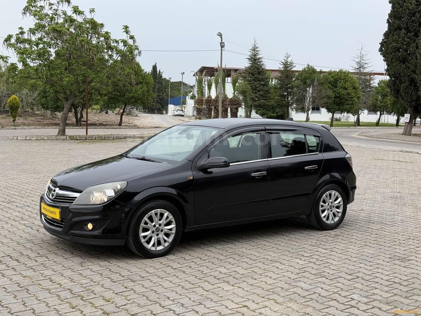 Galeriden Opel Astra 1.6 Enjoy 2009 Model Manisa 246.000 km Siyah 2