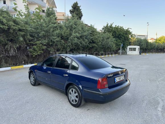 Galeriden Volkswagen Passat 1.8 Basic 1999 Model İzmir