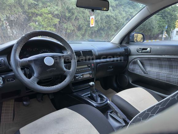 Galeriden Volkswagen Passat 1.8 Basic 1999 Model İzmir