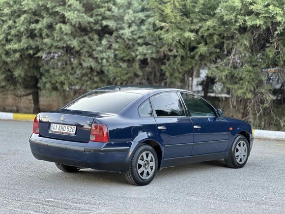 Galeriden Volkswagen Passat 1.8 Basic 1999 Model İzmir