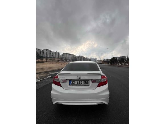 Sahibinden Honda Civic 1.6i VTEC Premium 2013 Model 