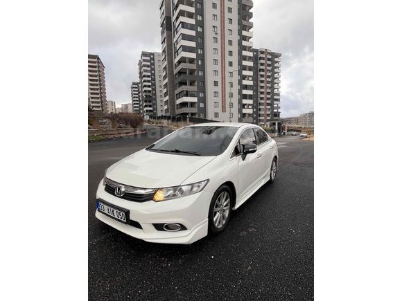 Sahibinden Honda Civic 1.6i VTEC Premium 2013 Model 